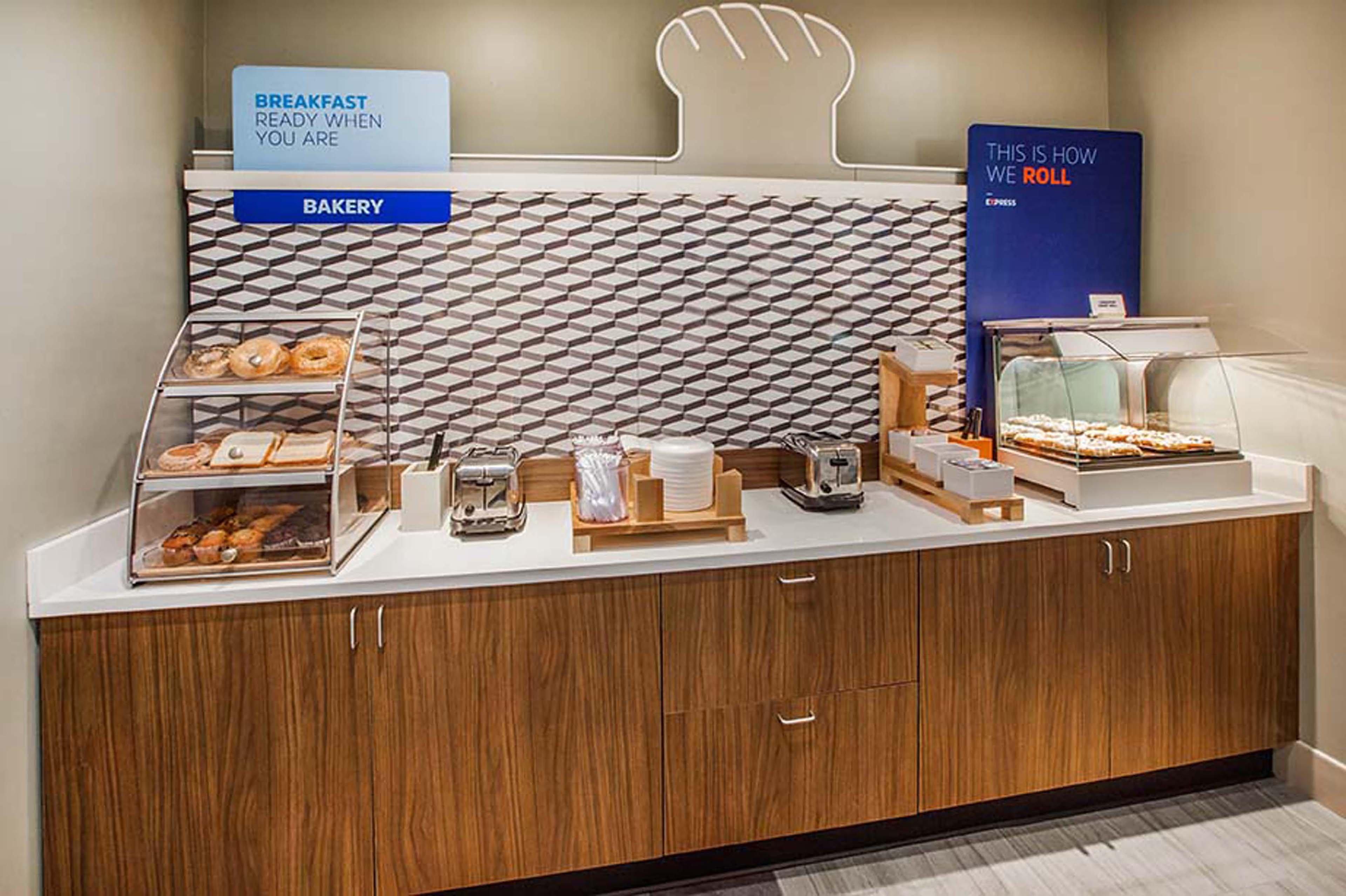 Holiday Inn Express Forsyth By Ihg Eksteriør bilde