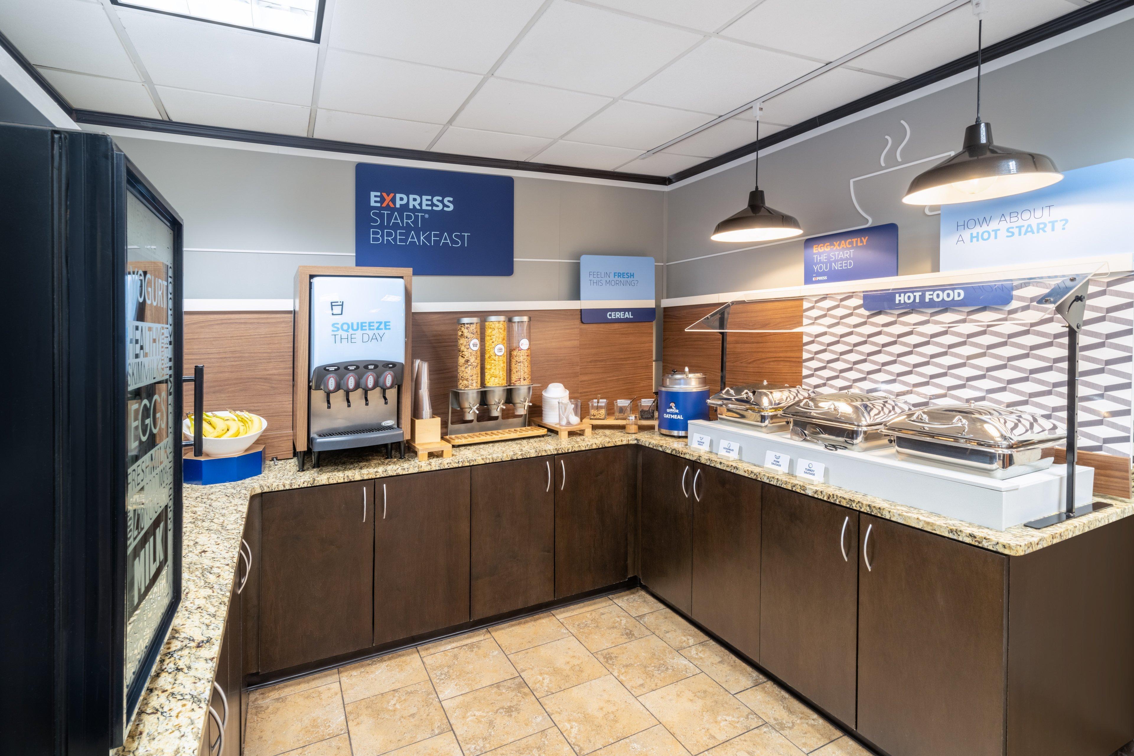 Holiday Inn Express Forsyth By Ihg Eksteriør bilde